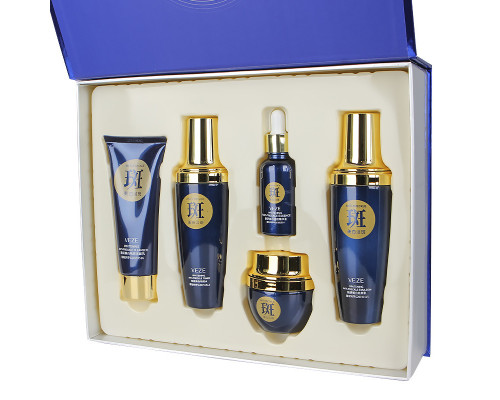Подарунковий набір Etae Whitening Anti-Freckle Cover Box Set для вибілювання та видалення веснянок Подарунковий набір Etae Whitening Anti-Freckle Cover Box Set для вибілювання та видалення веснянок